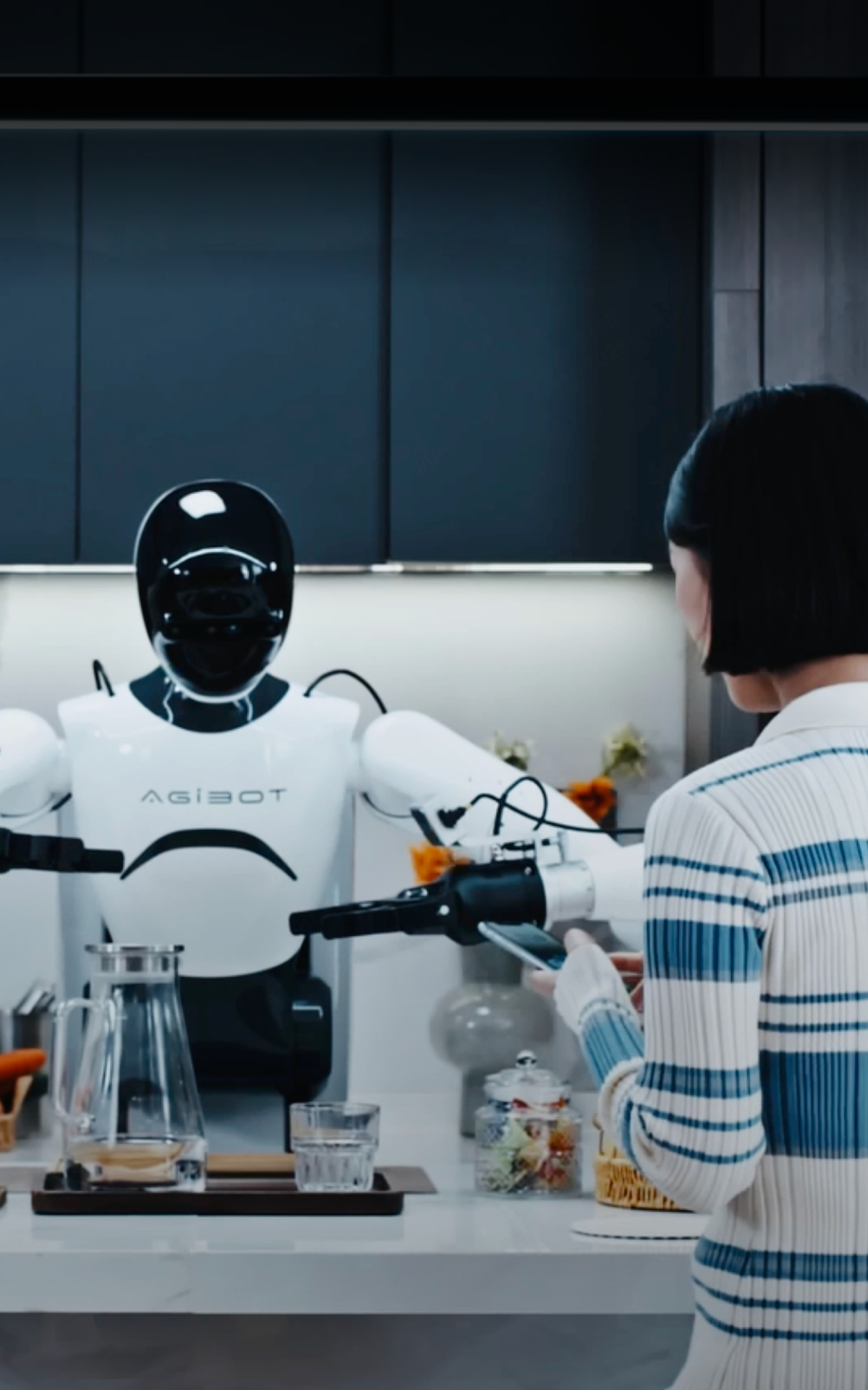 行业首款！350VIP浦京发布具身智能一站式开发平台Genie Studio